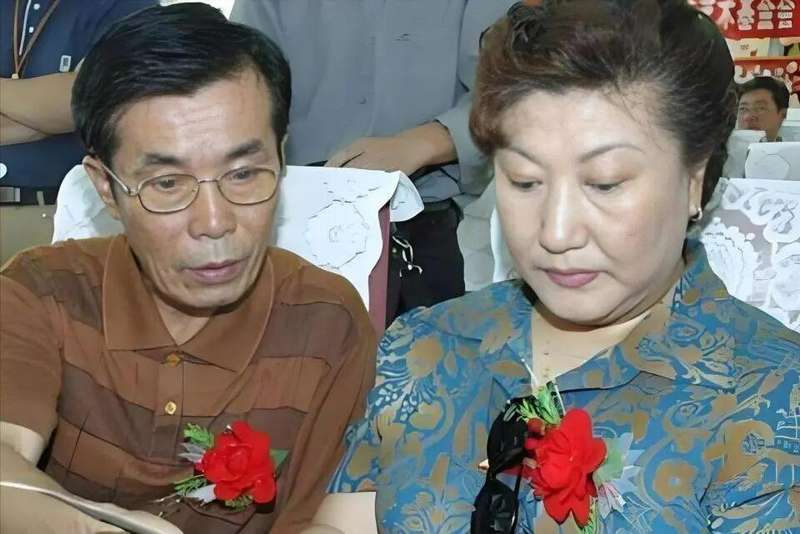 从《卖拐》到直播带货:何庆魁的创作哲学与现实困境深度解析 娱乐新闻