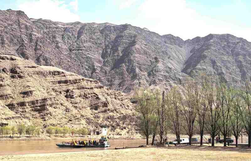  黄河臂弯里的文化解码：二十年梨花季如何重塑西北文旅基因 文化旅游